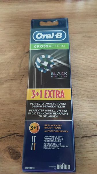 Насадка для електричної зубної щітки Oral-B EB50BK Cross Action Black 4шт EB50BK фото