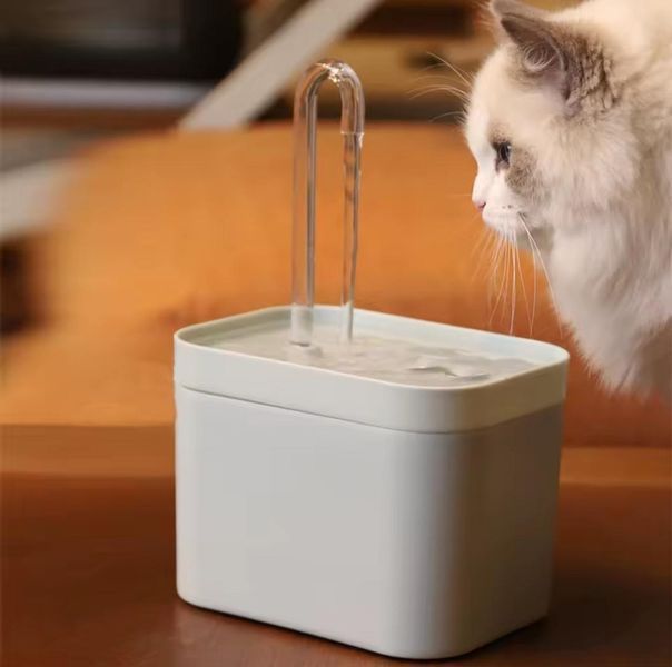 Питний фонтан для котів та собак 1.5L Pet Water FOUNTAIN з фільтром голубий світло сірий 229 + фото