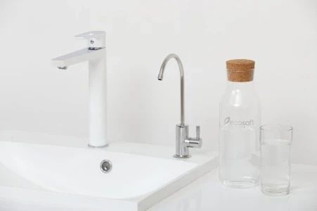Фільтр зворотного осмосу Ecosoft Absolute з помпою на станині (MO575PSECO) 4820056802016 фото